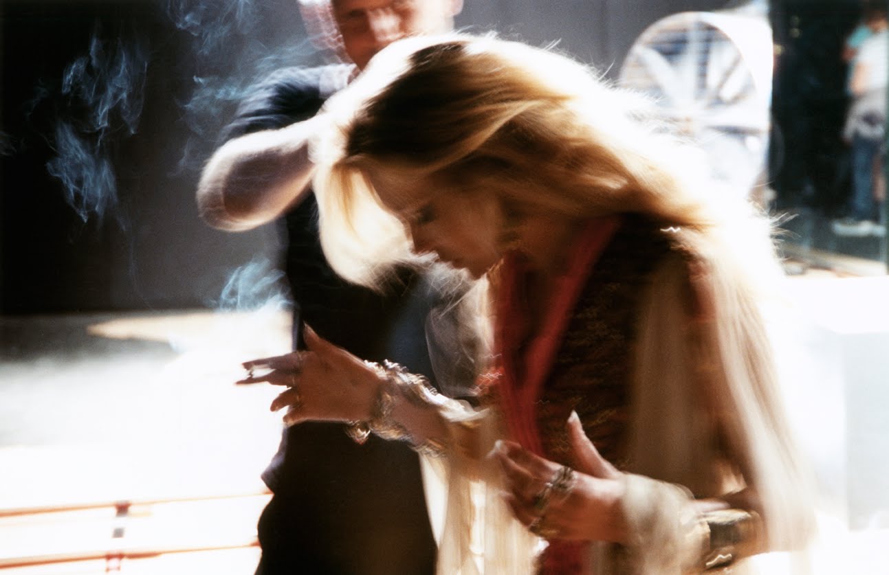 http://4.bp.blogspot.com/_9UZ4wYCREYU/TJCiCq8_qeI/AAAAAAAAAnY/RXPj-t4KU2c/s1600/Kate+Moss022.jpg