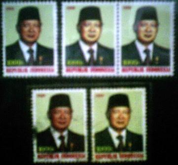 [Web+1988-08-17+Presiden+Soeharto+I-361+pale+face.jpg]