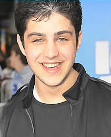 Are+drake+bell+and+josh+peck+still+friends