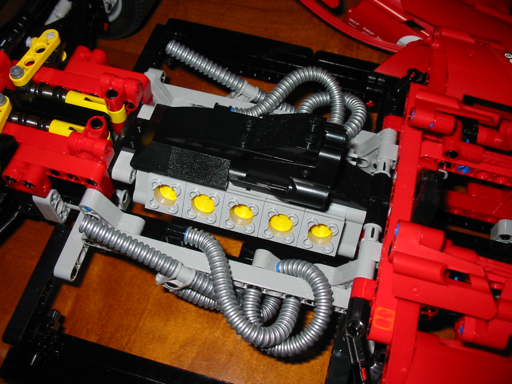 [LegoFerrari_23.JPG]
