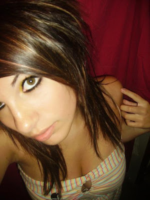 Here are some cool emo hairstyles for girls with highlights