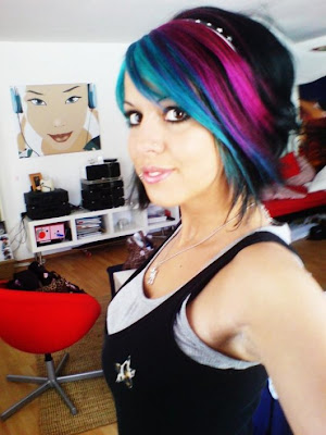 Colored Highlights emo hairstyles. A slightly bouffant emo hair with side Colored Highlights emo hairstyles. A slightly bouffant emo hair with side