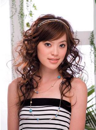 10 Quick Cute Hairstyles For School 2009 brunette curly Asian hairstyle for 