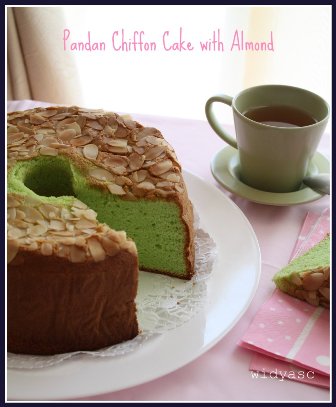[Pandan+Chiffon+Cake+with+Almond+-+Romantic+-+Web+Small.jpg]