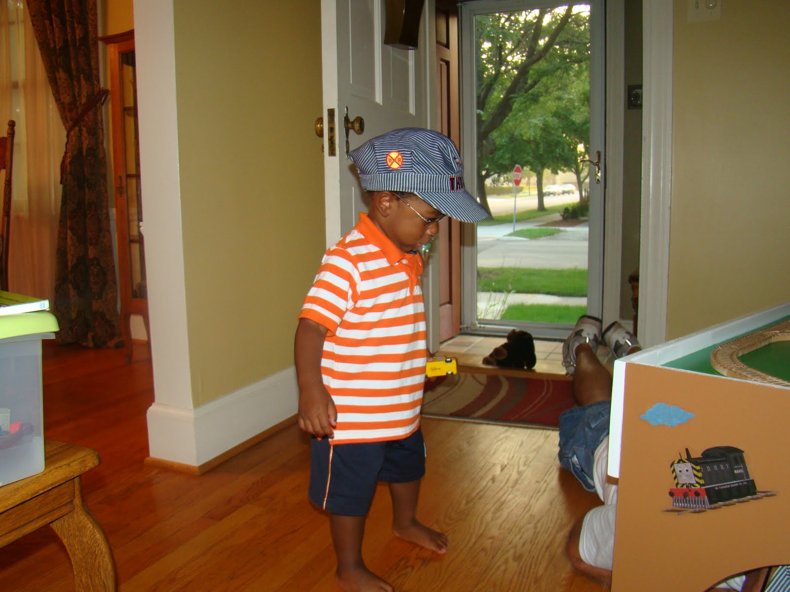 [Train+Table+002.JPG]