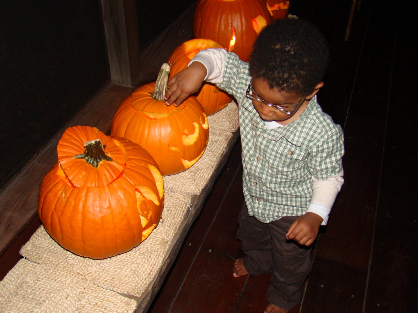 [Halloween+Carvings+019.JPG]