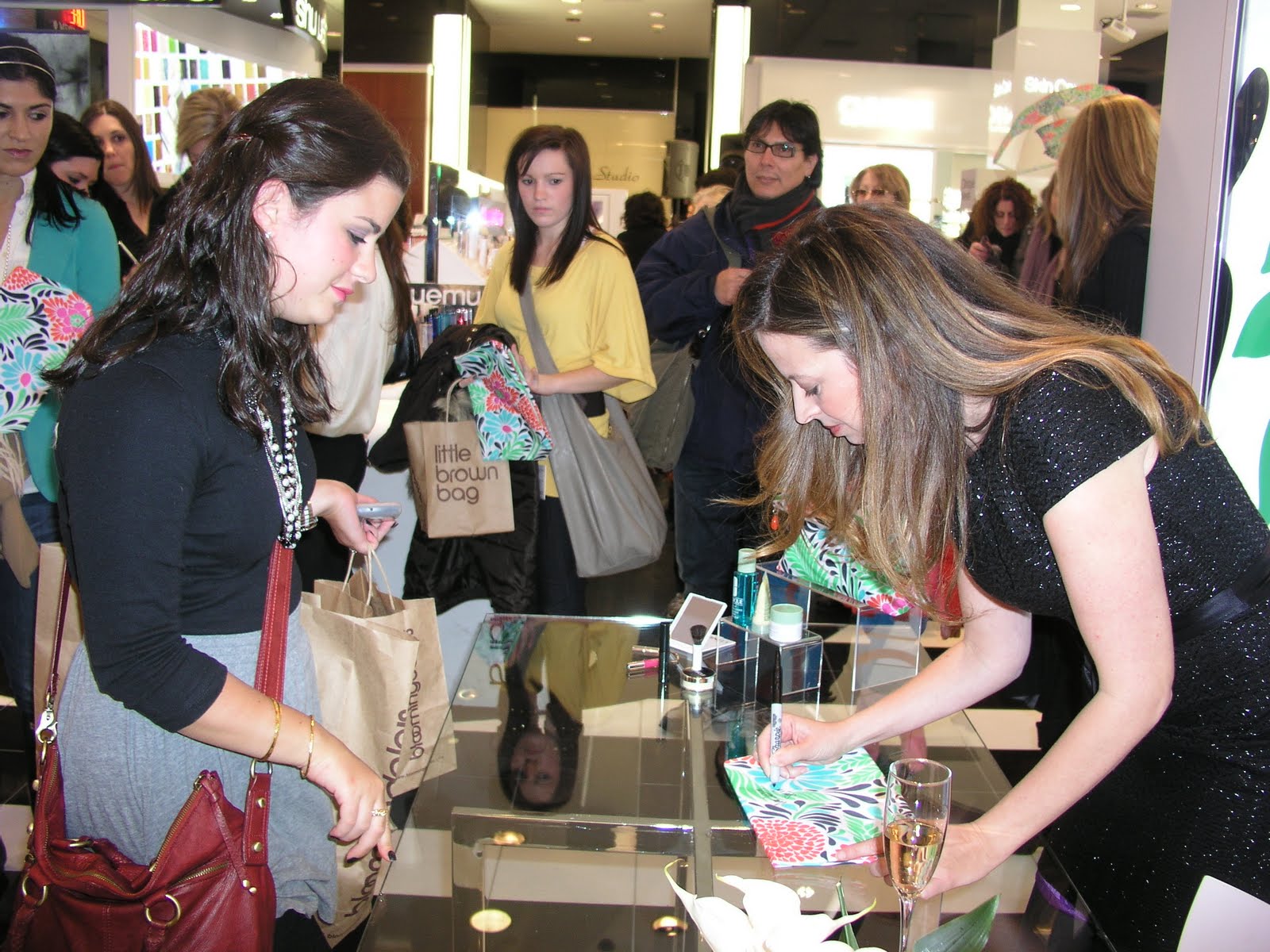 [milly+signing-29.JPG]