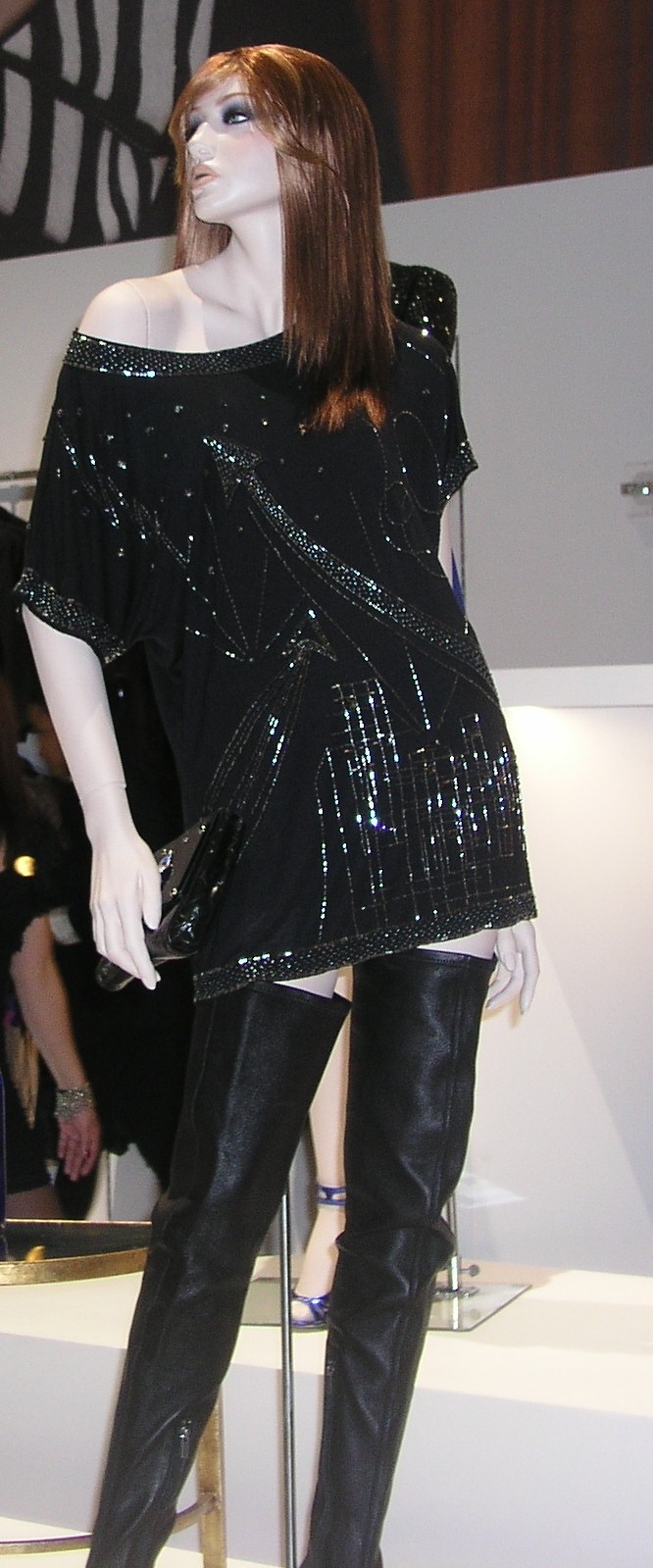 [jc+tunic+and+over+knee+boots.JPG]