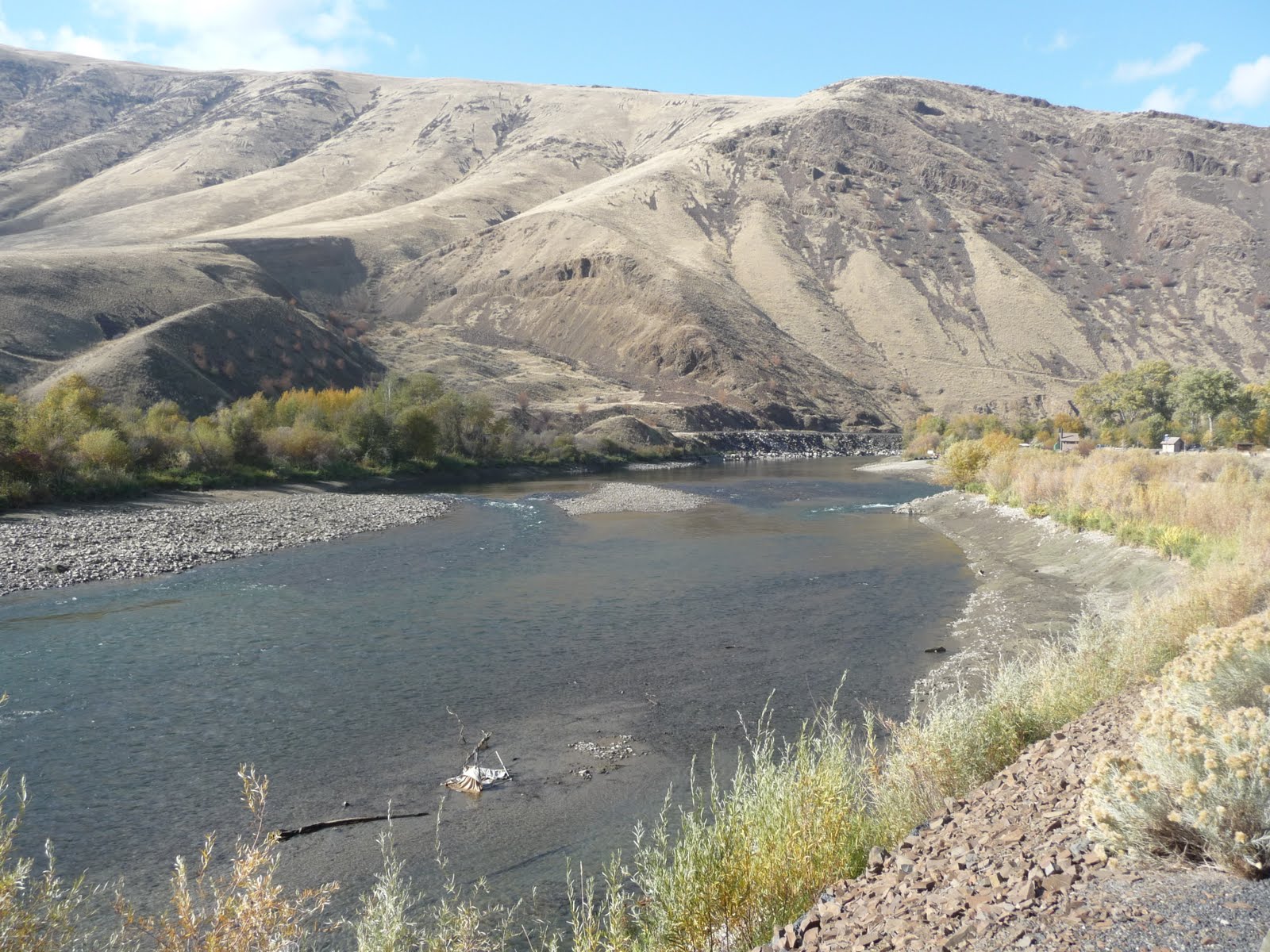 seniors walking across america YAKIMA CANYON