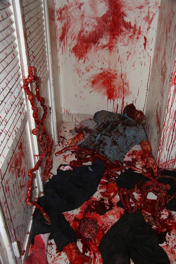 http://4.bp.blogspot.com/_9fxN0Zt_dIs/TLDJnyhbqCI/AAAAAAAABC0/eK-7LLW8FQI/s1600/dead+undead+6.jpg
