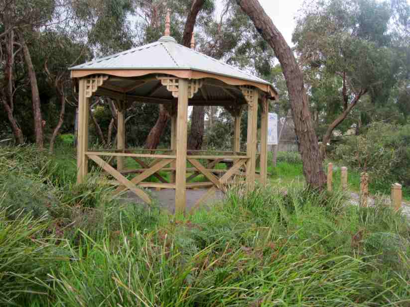 TRACKS, TRAILS AND COASTS NEAR MELBOURNE Cannon's Creek Coastal Park