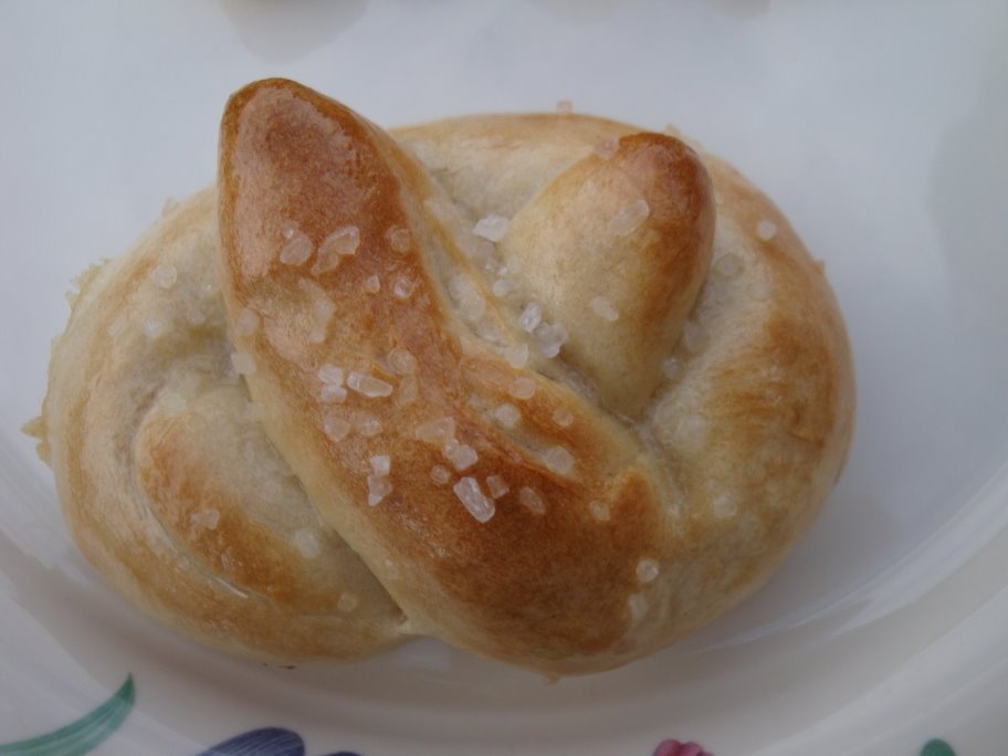[bakedpretzel.jpg]