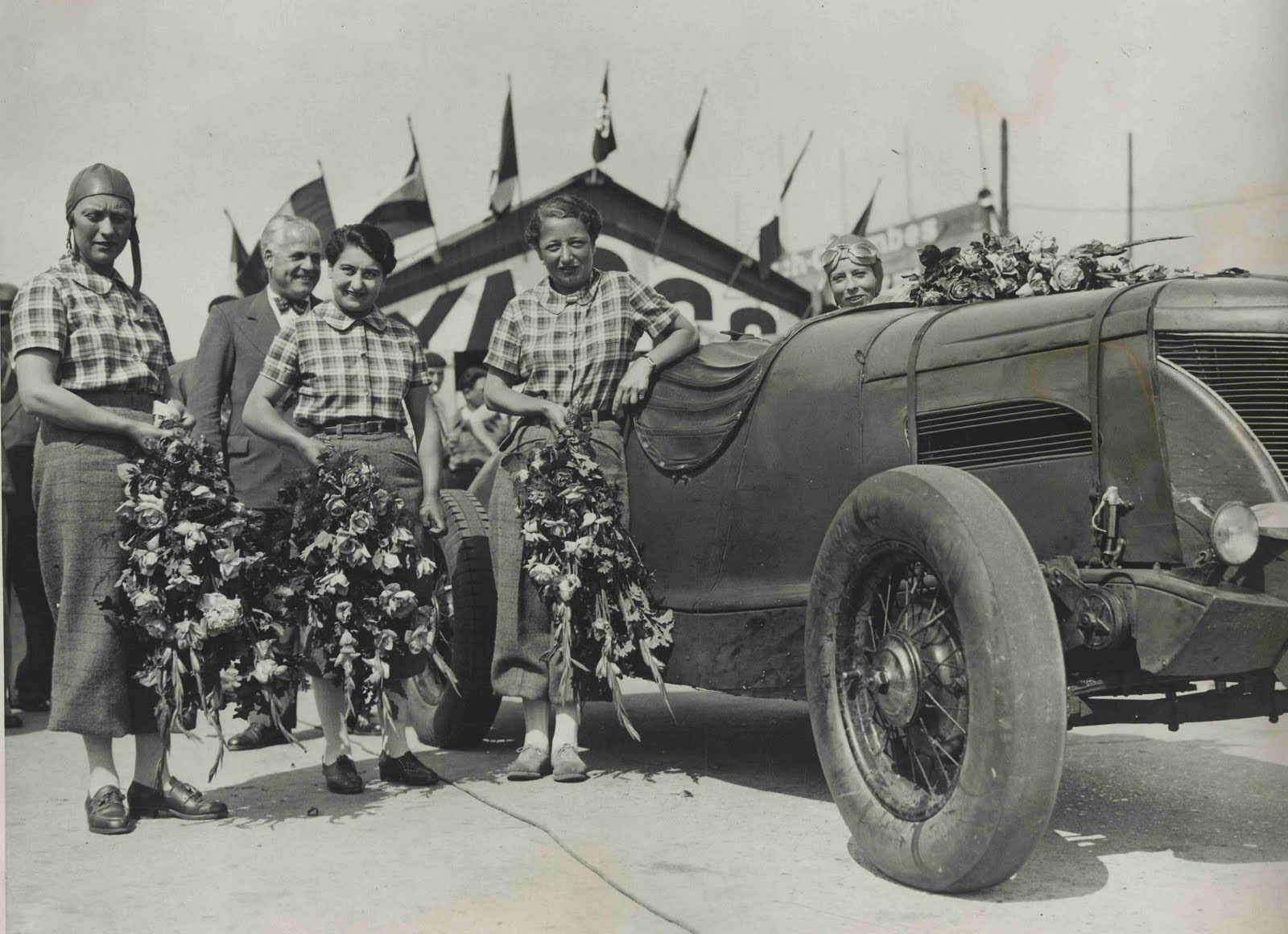 [1937frenchwomenendurance.jpg]