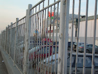 Bekerített plaza