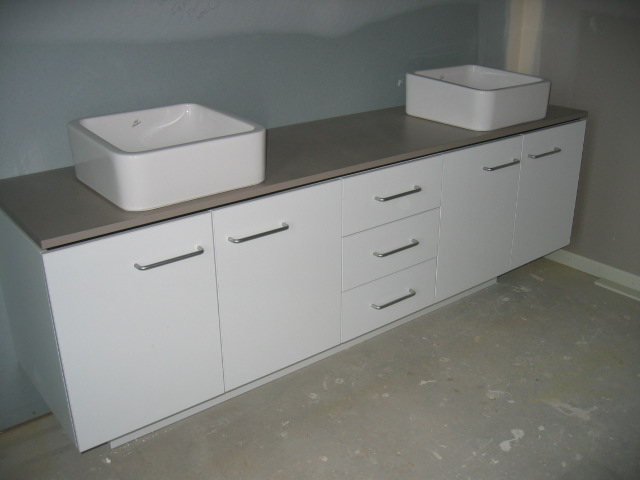 [cabinets,+basins+002.jpg]