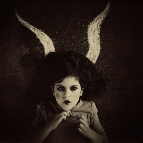 [Little+devil+2small+.jpg]