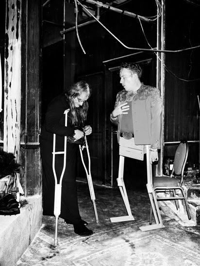 [249b_lady_and_man_inLA_new.jpg]