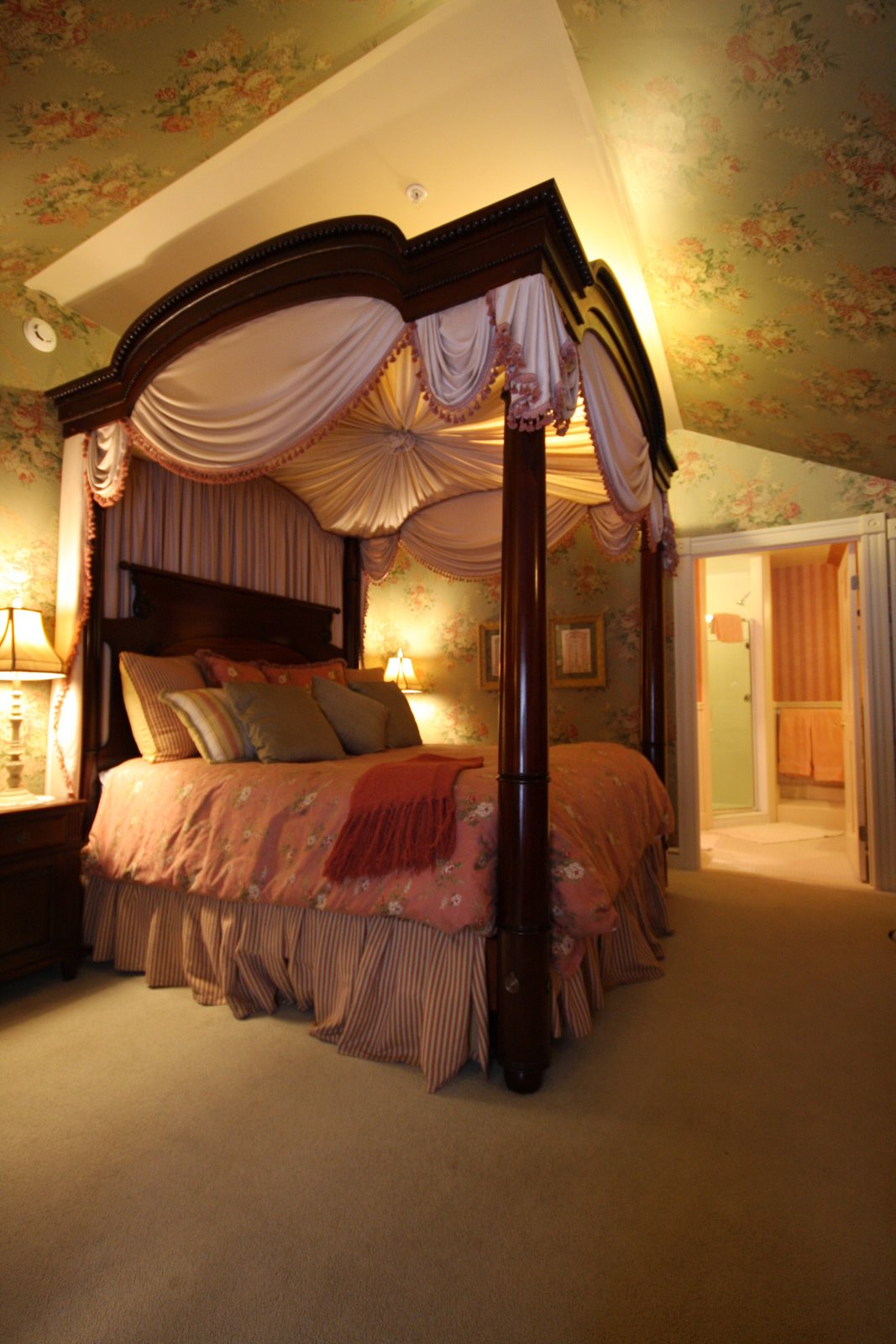 [vertical+guest+room+2592x3888.JPG]