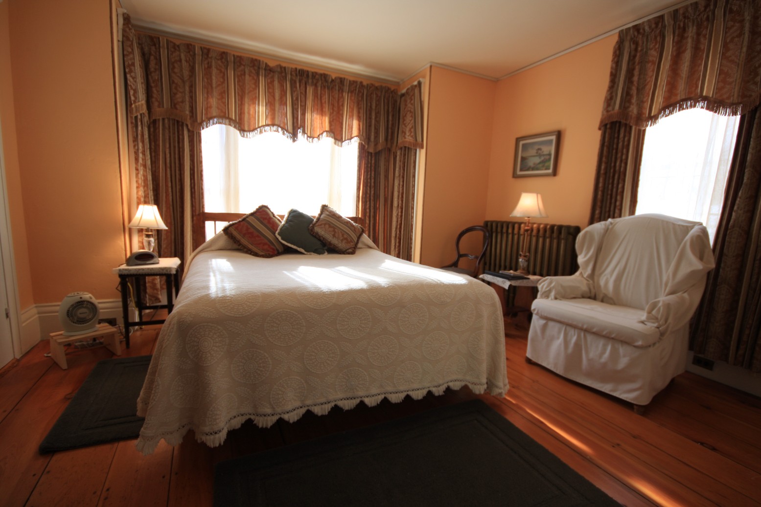 [guest+room.JPG]
