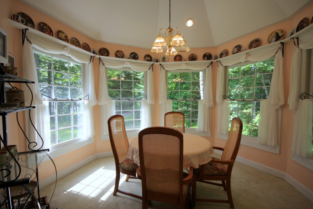 [Breakfast+nook.JPG]