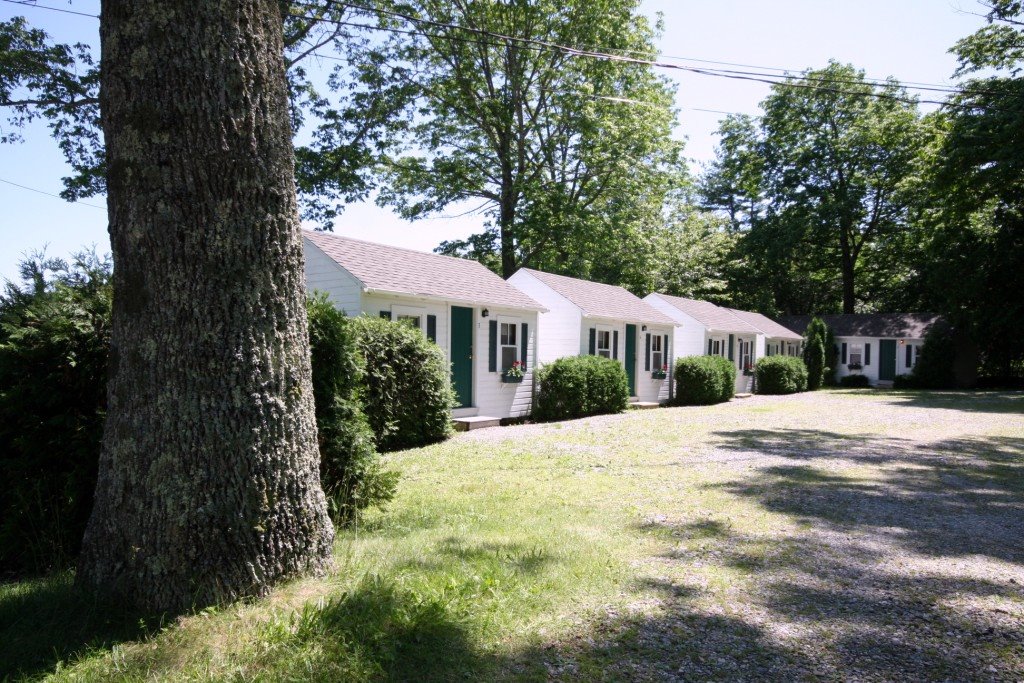 [cottages.JPG]