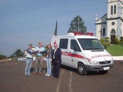 [Nova+Candelária+-+Ato+de+entrega+de+Ambulância.bmp]
