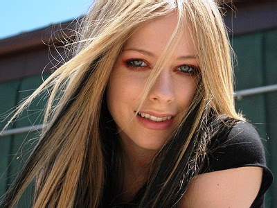 Avril Lavigne Tattoo Maxim Pictures Biography OF Avril Lavigne Avril Lavagne 