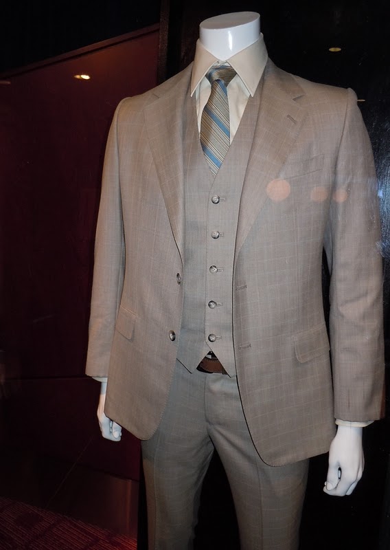 Joseph+gordon+levitt+inception+suit