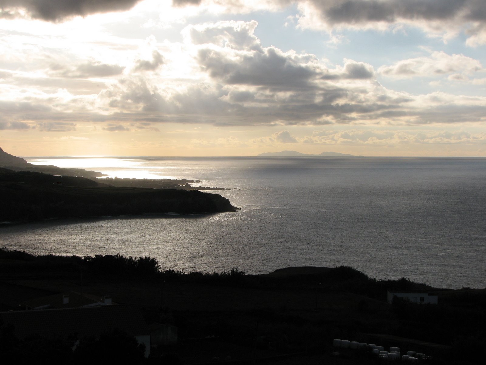 [POR_DO_SOL-ILHA_GRACIOSA.jpg]