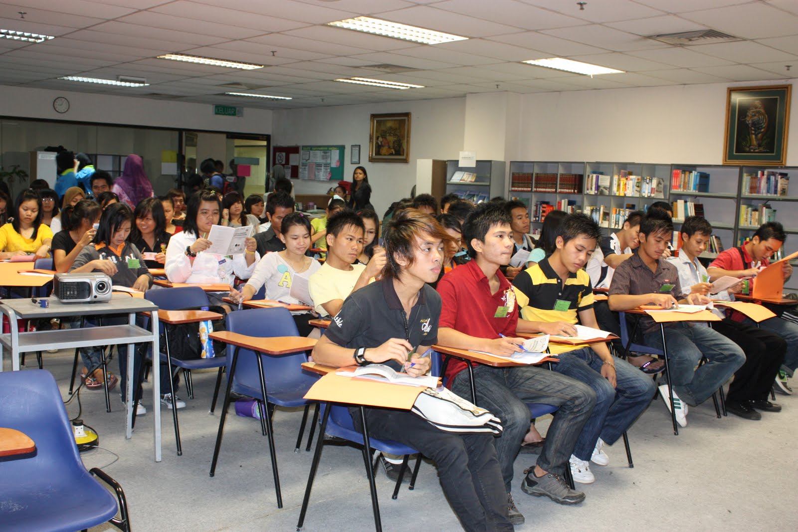 Almacrest International College