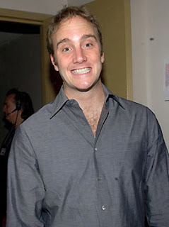 Jay Mohr in douche mode.