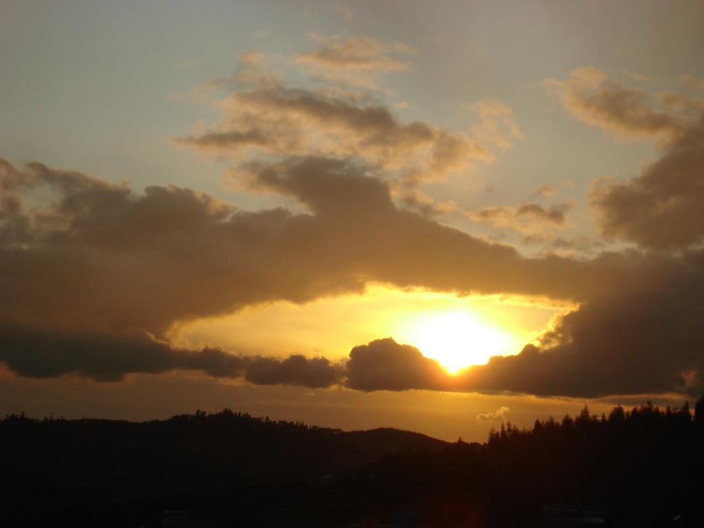 [clouds.JPG]
