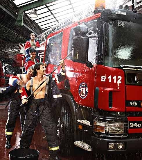 [fire+guy+6.jpg]