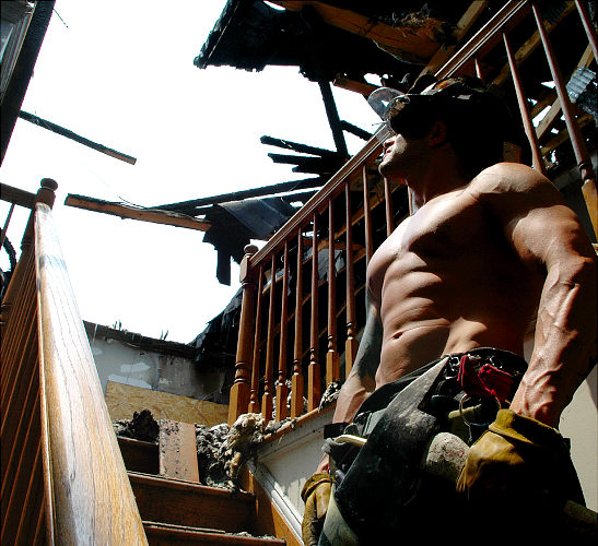 [fire+guy+16.jpg]