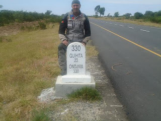 Aventura de Osvaldo Garcia na sua AJP Na+estrada