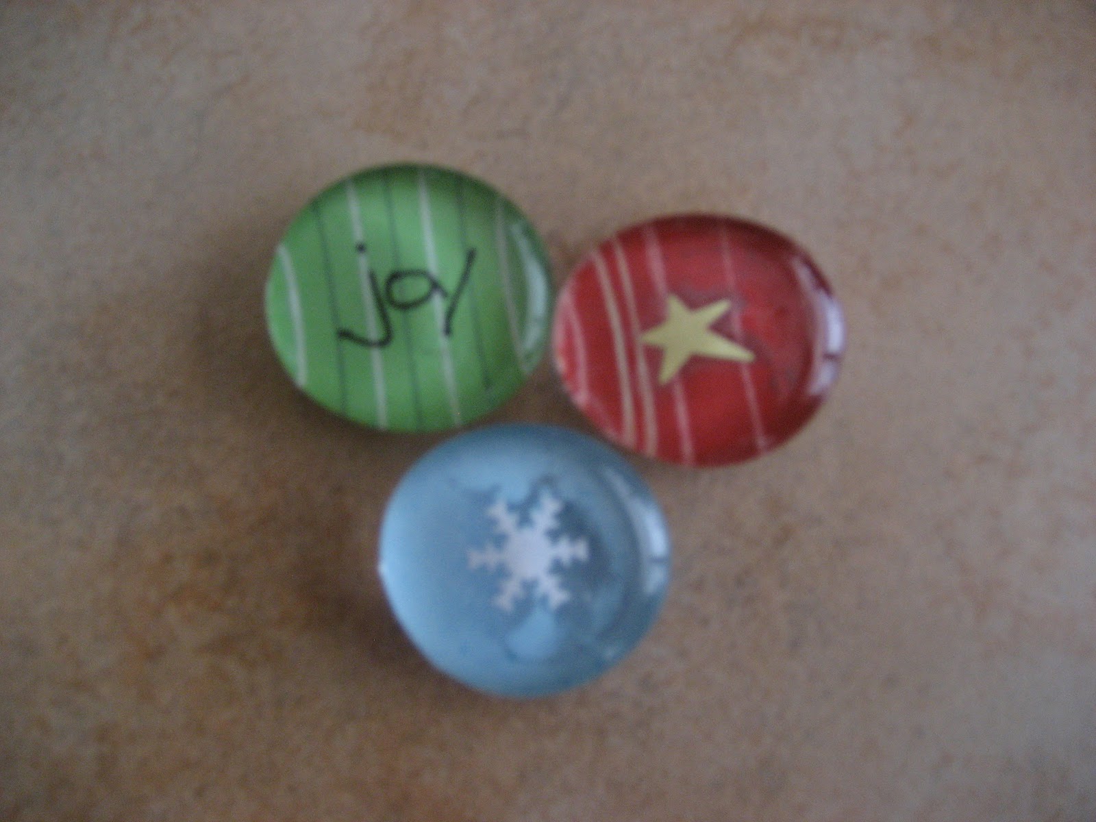 Dots and Daisies Holiday