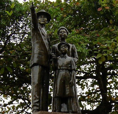 Detalhe do Momumento em homenagem a Imigração Japonesa em Santos SP Brasil - foto de Emilio Pechini