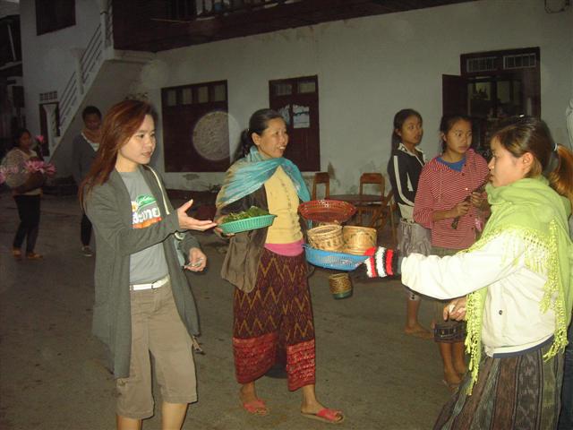 [PICT2883+(Small).JPG]