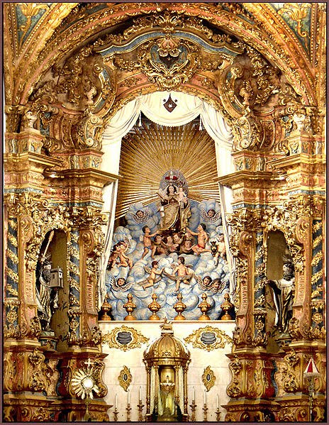[464px-Nossa-senhora-do-carmo4-altar-mor.jpg]