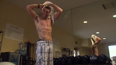 Jesse Beck Shirtless on the Bachelorette s6e01