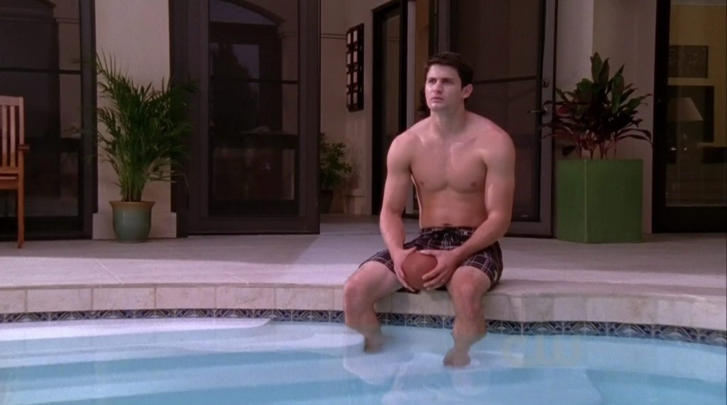The early years of OTH sure did have a ton of shirtless James. 