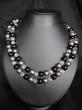Duplo Preto, Cinza e Brilhantes com fecho /Black, Grey and Glitter double necklace with latch