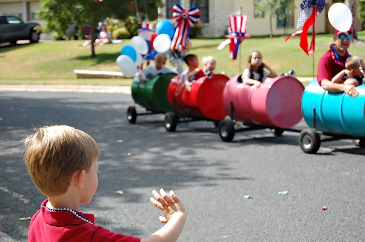 [4thparade.jpg]