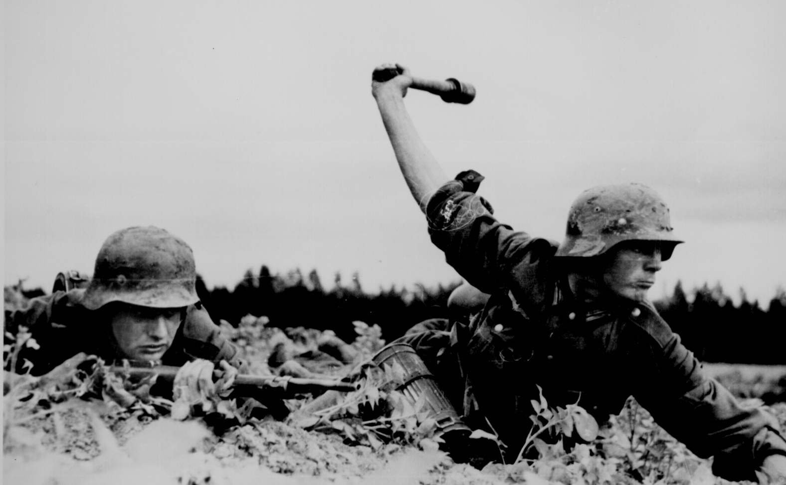 [ww2-83.jpg]