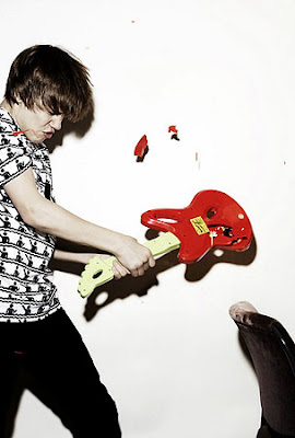 JUSTIN BIEBER