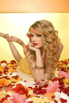 TAYLOR SWIFT