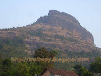 Mountain Peak at Ballaleshwar Ashthavinayak in Pali.jpg Mountain Peak at Ballaleshwar Ashthavinayak in Pali.jpg