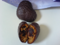 turta dulce marca proprie Carrefour: inimioare in ciocolata umplute cu gem de prune