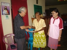 [Natal+Penyerahan+Diakonia+Politton.JPG]