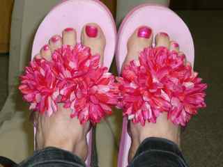 [pink+toes.jpg]